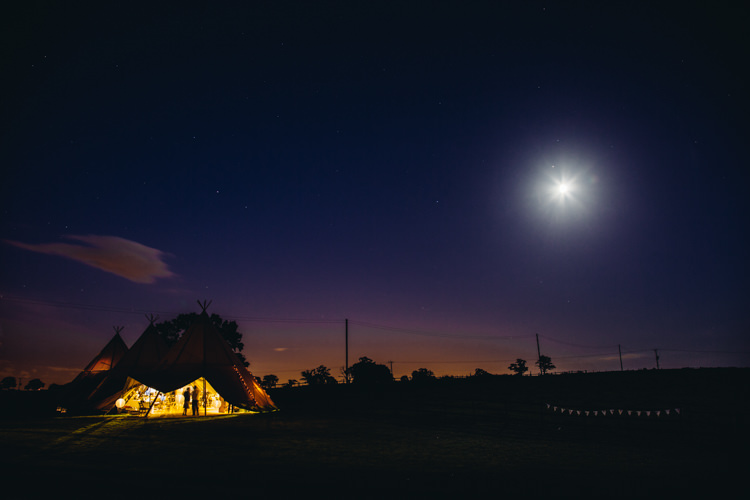Rustic Relaxed Blue Tipi Wedding http://www.lucylittle.co.uk/