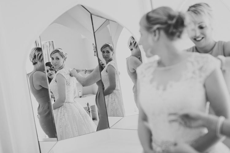 Intimate Outdoor Isle of Skye Wedding http://sarahbethphoto.co.uk/