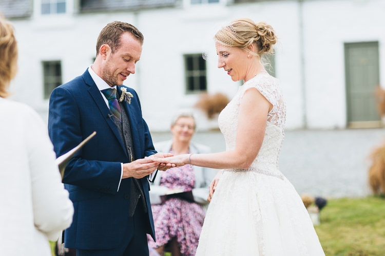 Intimate Outdoor Isle of Skye Wedding http://sarahbethphoto.co.uk/