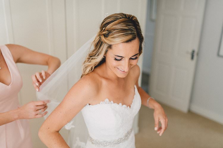 Rustic Chic Blush Barn Wedding http://www.kerrydiamondphotography.com/