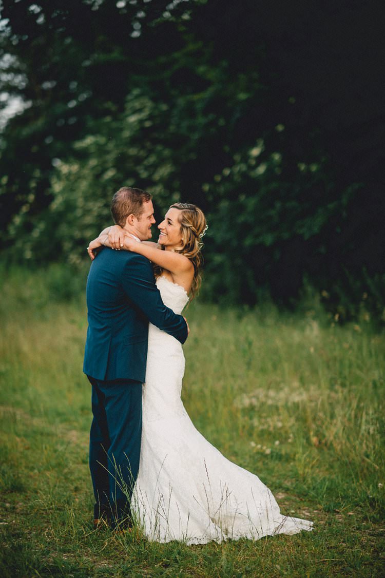 Rustic Chic Blush Barn Wedding http://www.kerrydiamondphotography.com/