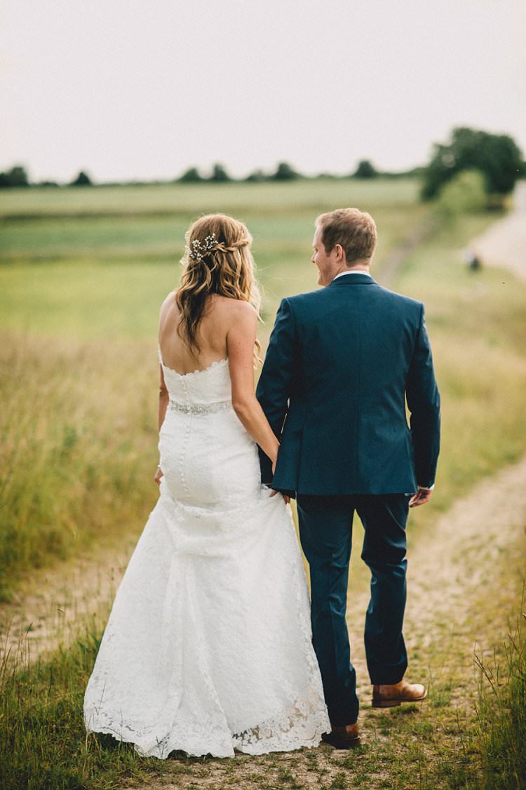 Rustic Chic Blush Barn Wedding http://www.kerrydiamondphotography.com/