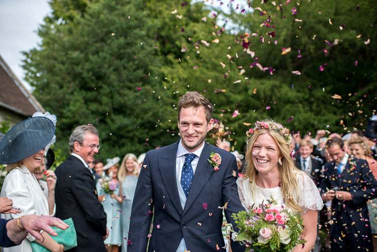 Confetti Throw Vintage Greenery Garden Marquee Wedding http://louiseadbyphoto.com/