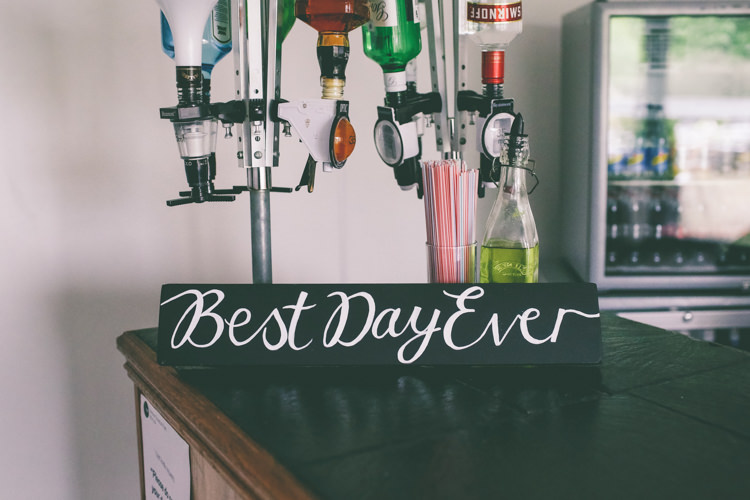Colourful Modern DIY Fun Wedding http://www.emmaboileau.co.uk/