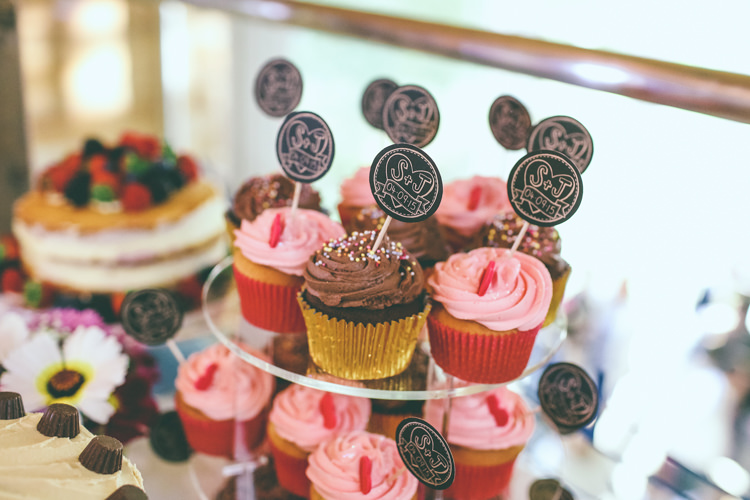 Cupcakes Toppers Signs Labels Colourful Modern DIY Fun Wedding http://www.emmaboileau.co.uk/