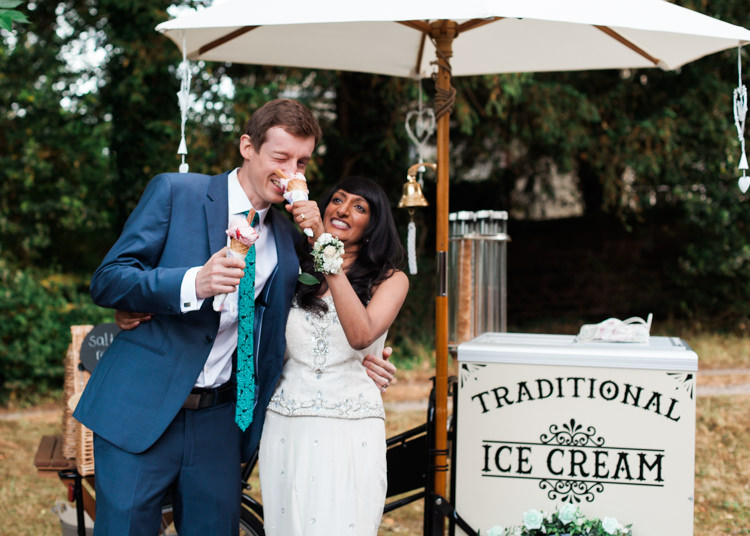 Indian Mint Garden Party Wedding http://heleddroberts.co.uk/