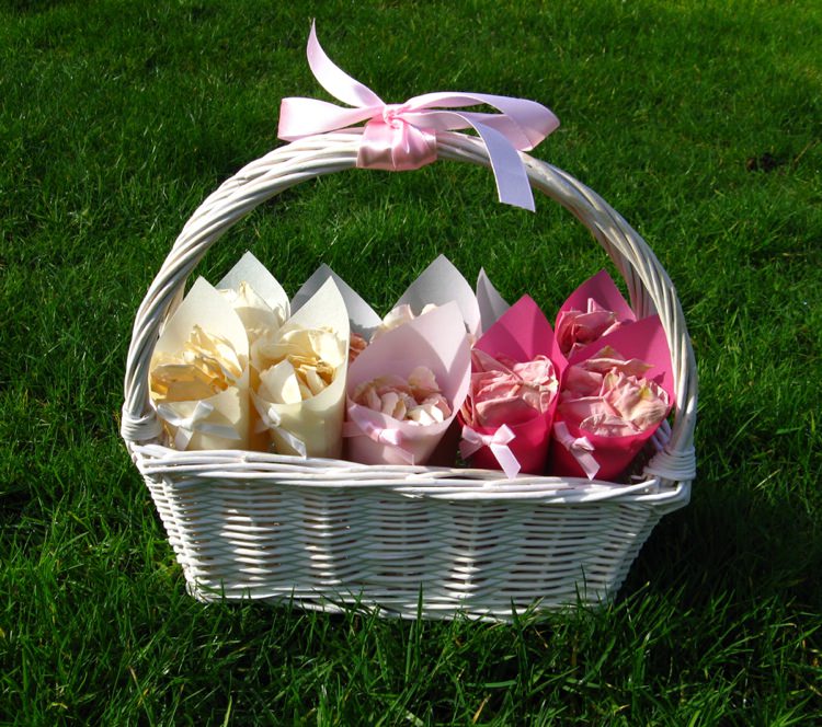 Ombre Confetti Basket. Credit- The Real Flower Petal Confetti Company