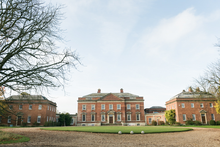 Glamorous Gold Halloween Wedding http://www.oliviajohnstonweddings.co.uk/