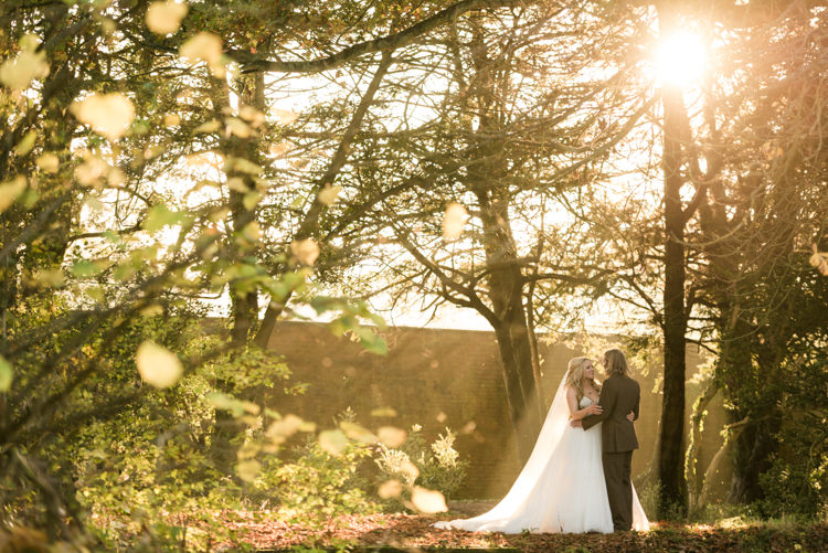 Glamorous Gold Halloween Wedding http://www.oliviajohnstonweddings.co.uk/
