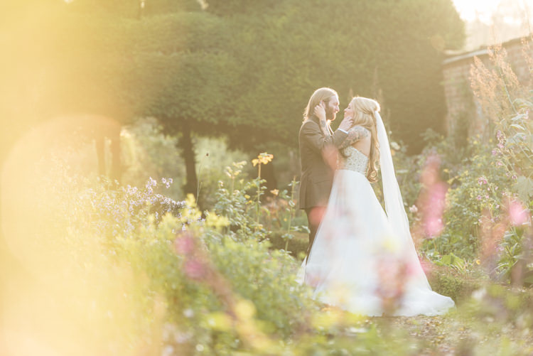 Glamorous Gold Halloween Wedding http://www.oliviajohnstonweddings.co.uk/