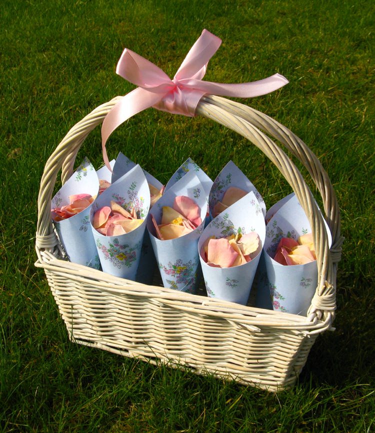 Vintage Confetti Basket. Credit- The Real Flower Petal Confetti Company