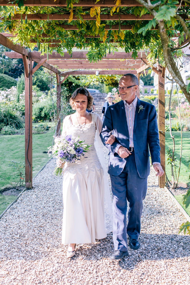 Vintage Homely Outdoor Wedding http://heartfulloftea.com/