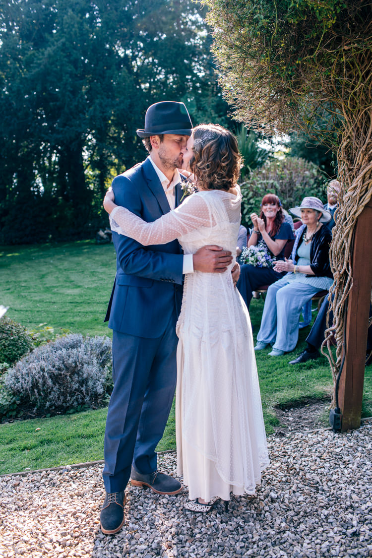 Vintage Homely Outdoor Wedding http://heartfulloftea.com/