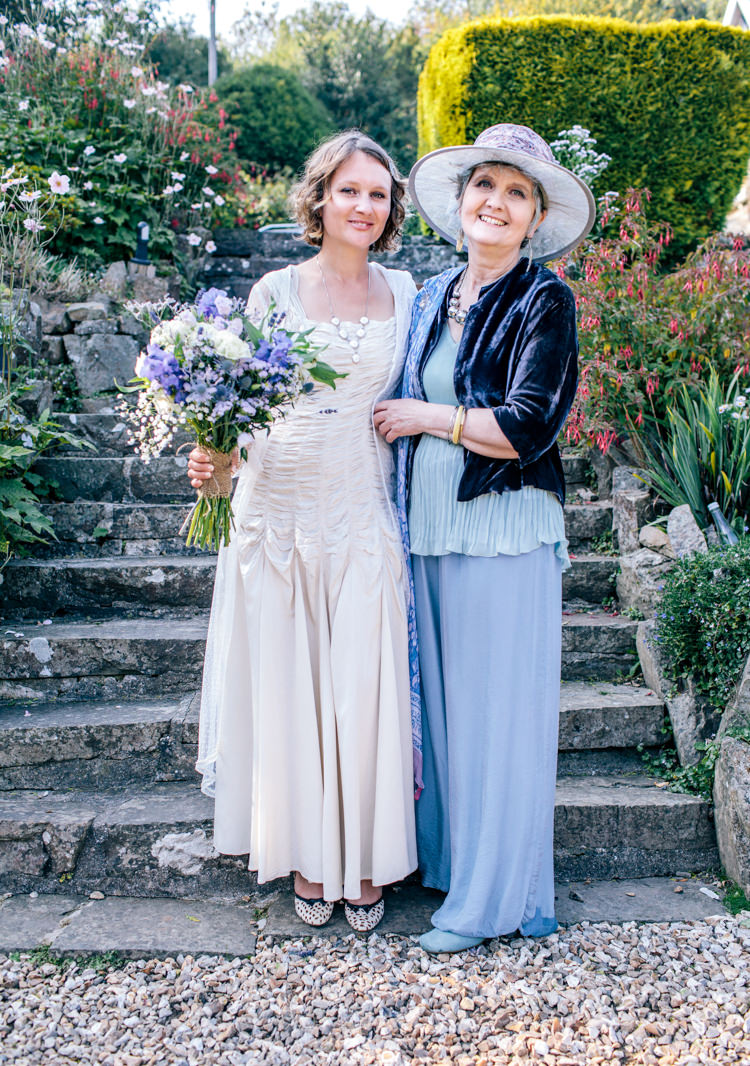 Vintage Homely Outdoor Wedding http://heartfulloftea.com/