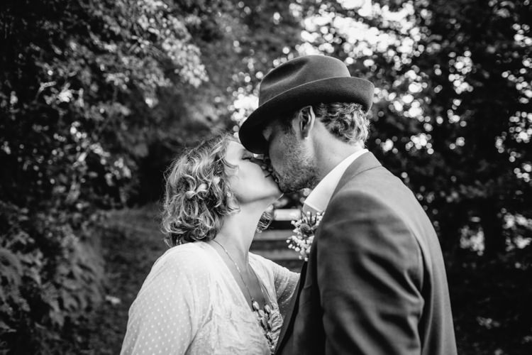 Vintage Homely Outdoor Wedding http://heartfulloftea.com/