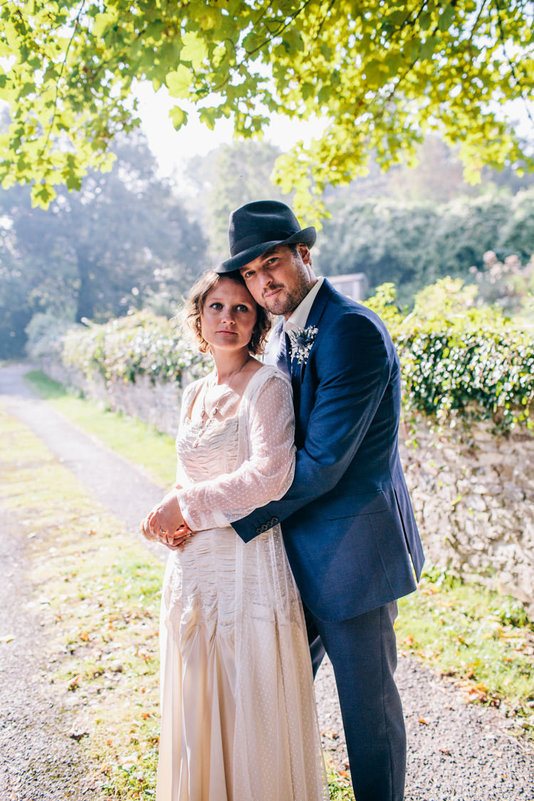 Vintage Homely Outdoor Wedding http://heartfulloftea.com/