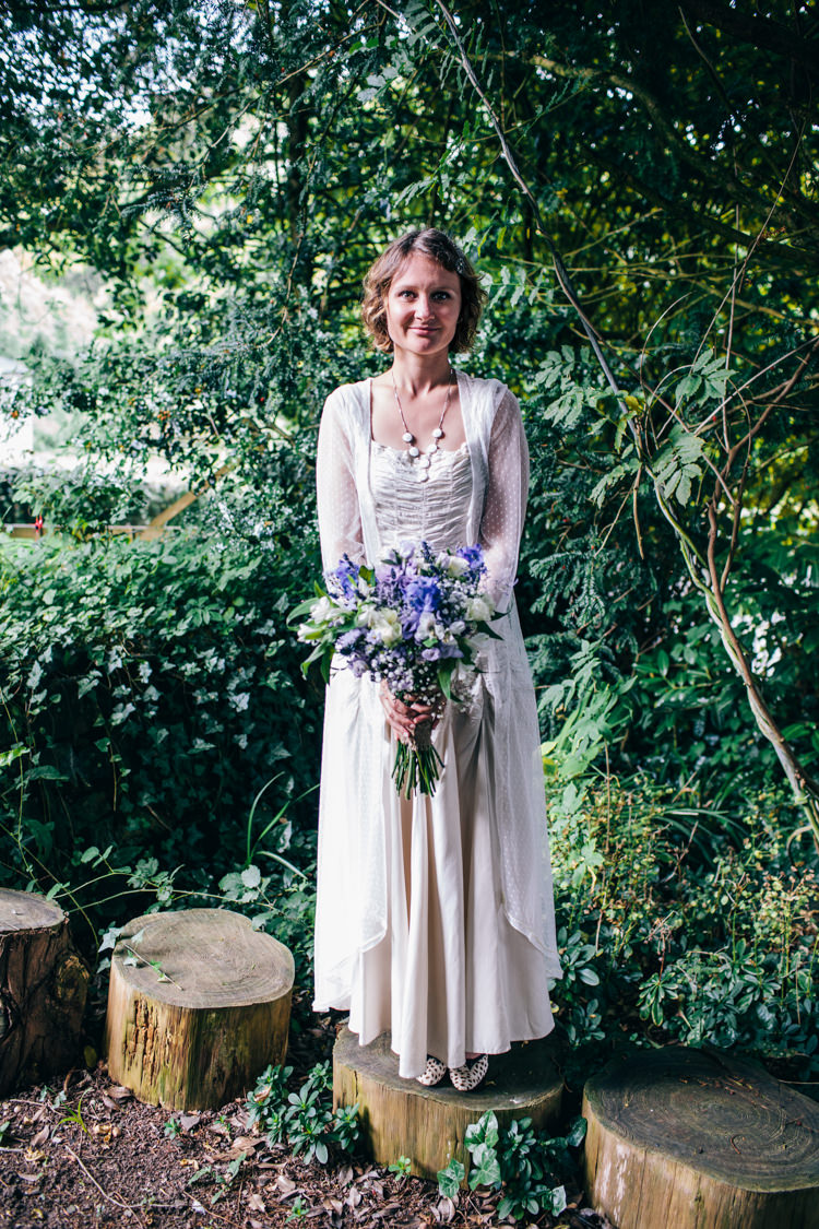 1930s Dress Gown Bride Bridal Vintage Homely Outdoor Wedding http://heartfulloftea.com/