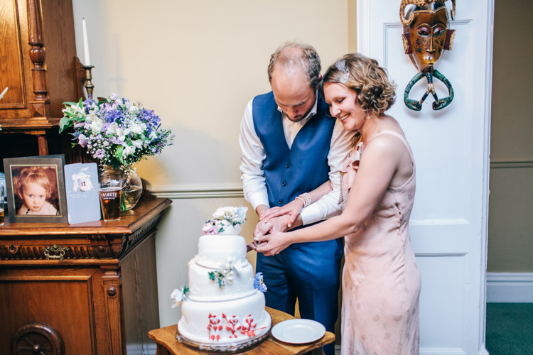 Vintage Homely Outdoor Wedding http://heartfulloftea.com/