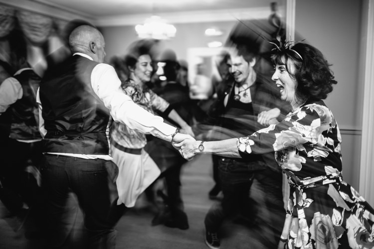 Vintage Homely Outdoor Wedding http://heartfulloftea.com/