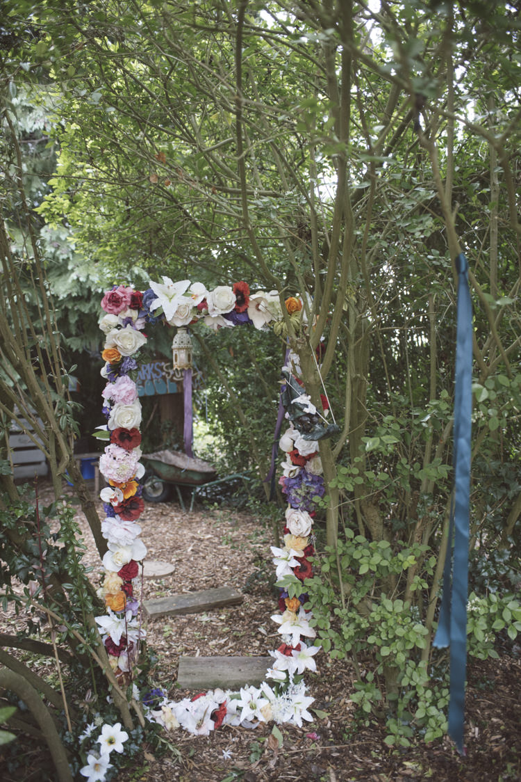 Quirky DIY House Party Wedding http://www.petecranston.com/