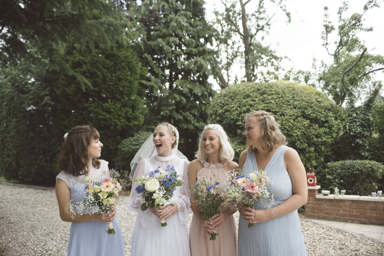 Quirky DIY House Party Wedding http://www.petecranston.com/