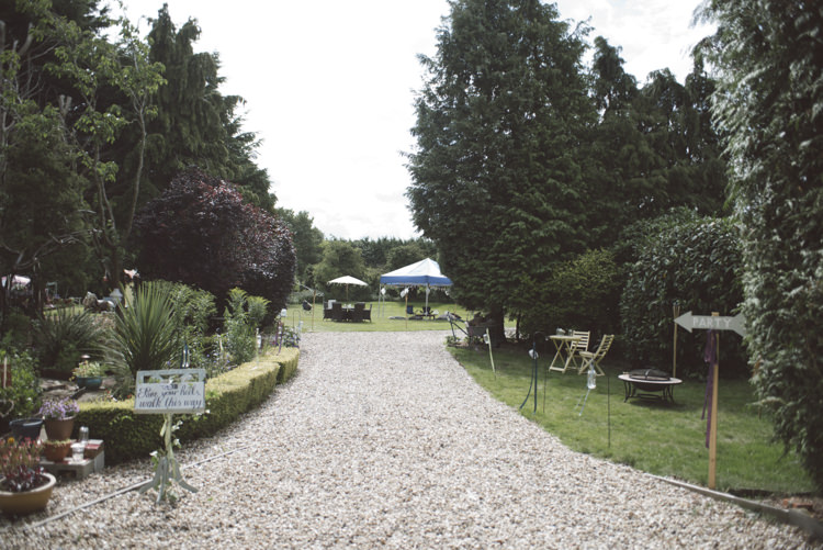 Quirky DIY House Party Wedding http://www.petecranston.com/