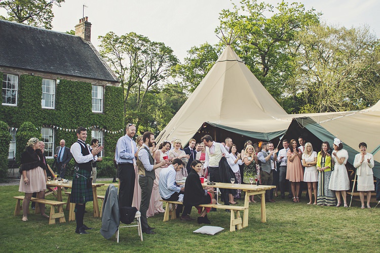 Bohemian Country Tipi Wedding http://www.clickybox-photography.com/