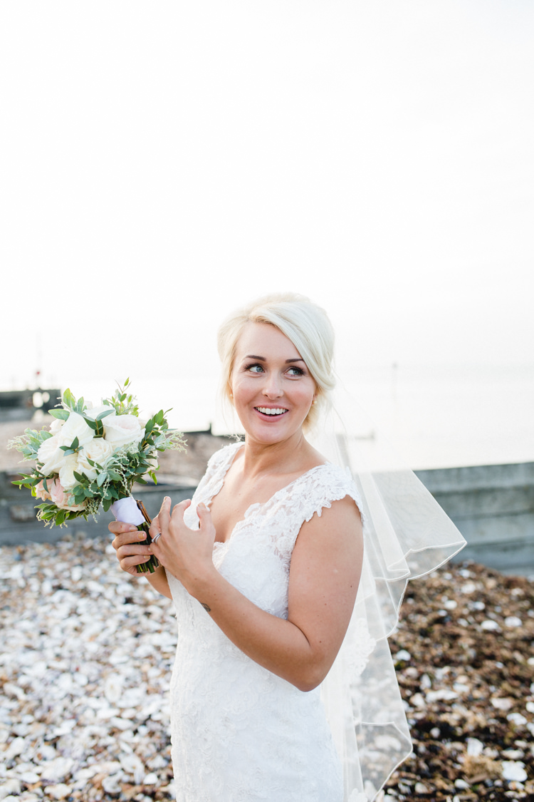 Beehive Bride Bridal Hair Veil Stylish Eclectic Fun Seaside Wedding http://www.livvy-hukins.co.uk/