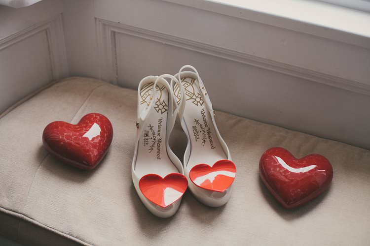 Quirky Alternative Lochside Wedding http://www.maureendupreez.com/