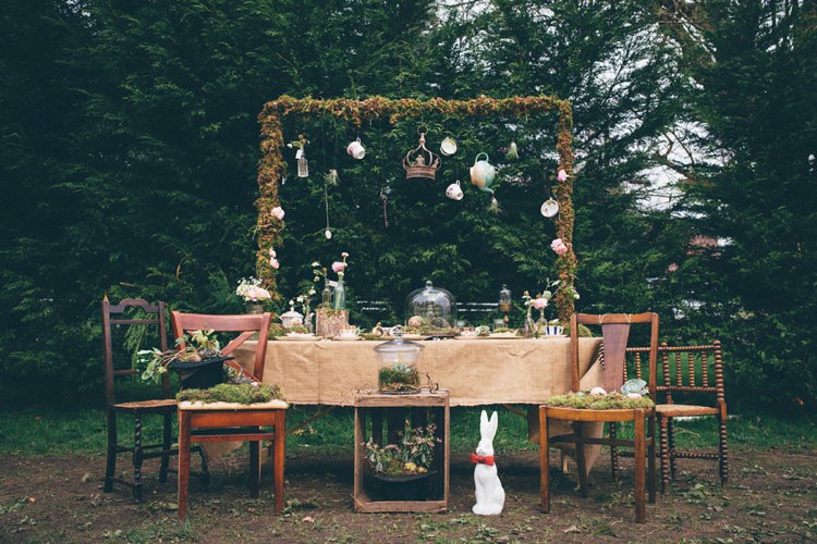 Tables Rustic Moss Decor Hessian Burlap Frame Backdrop Natural Festival Tipi Wedding Ideas http://www.katemccarthyphotography.co.uk/