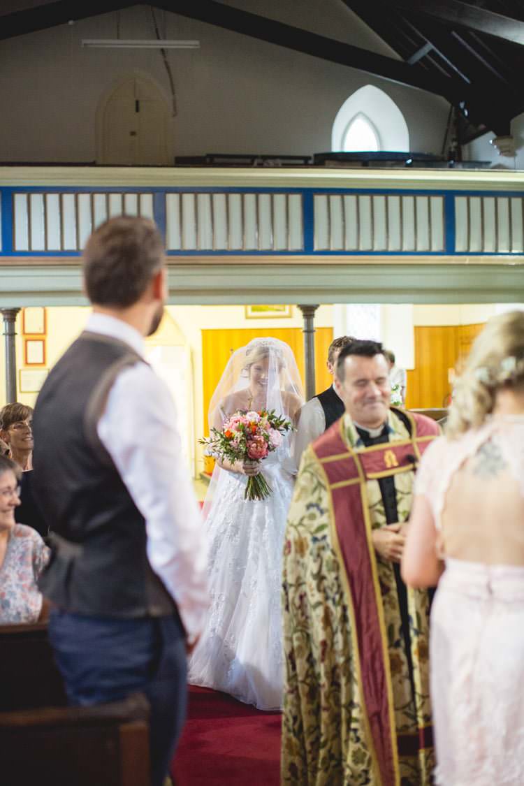 Family Farm Festival Wedding https://amylouphotography.co.uk/