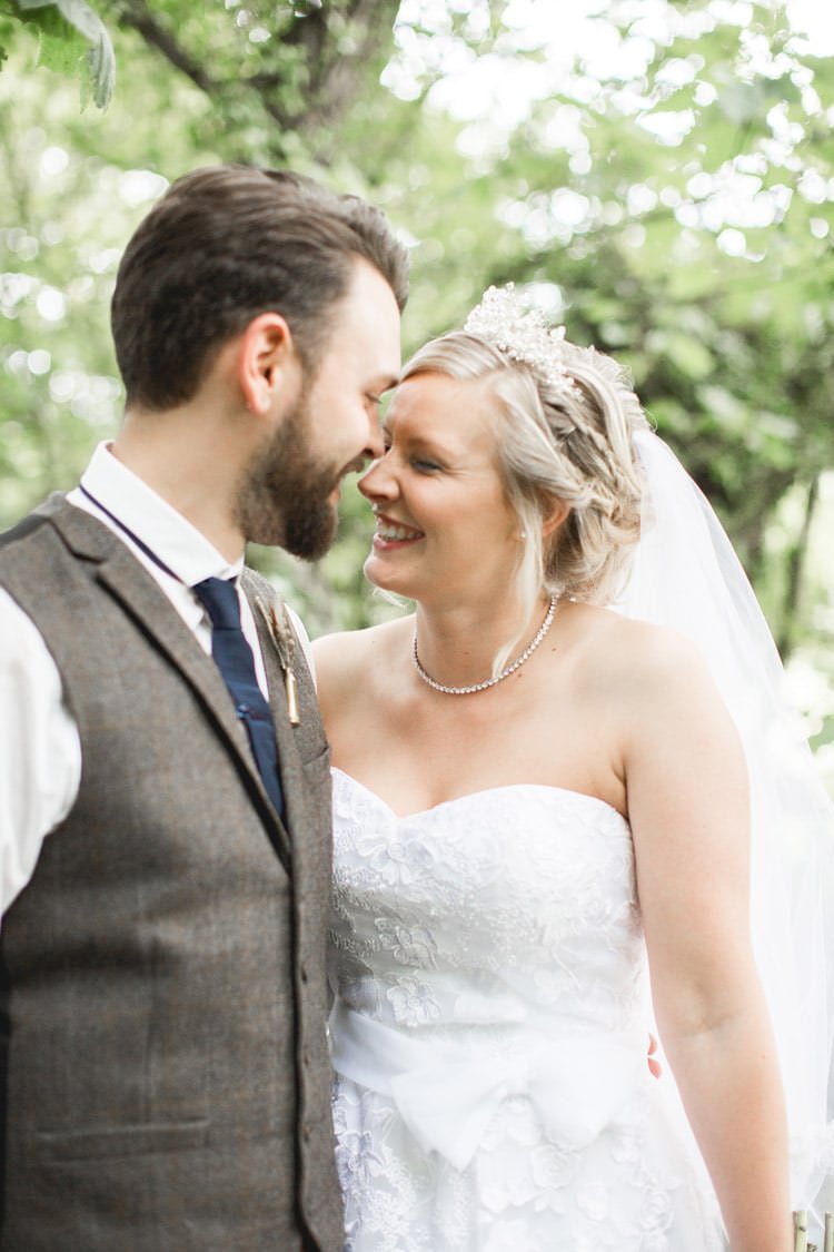 Family Farm Festival Wedding https://amylouphotography.co.uk/