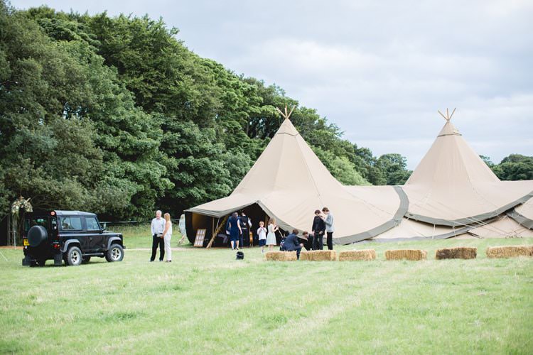 Family Farm Festival Wedding https://amylouphotography.co.uk/