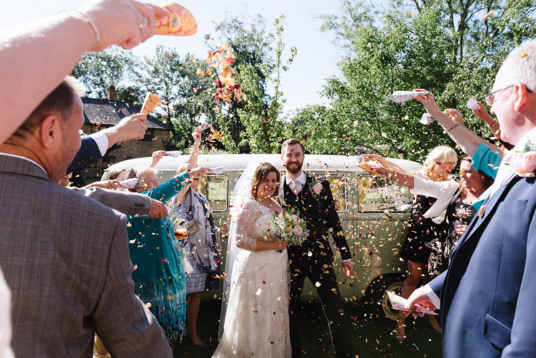 Confetti Throw Vintage Country Fete Farm Wedding http://carolinehancox.co.uk/