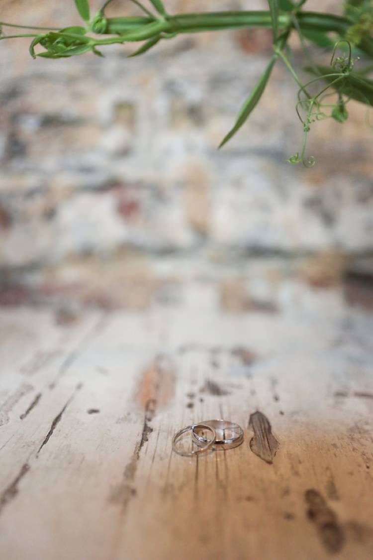 East London Party Pub Wedding http://www.haywoodjonesphotography.co.uk/
