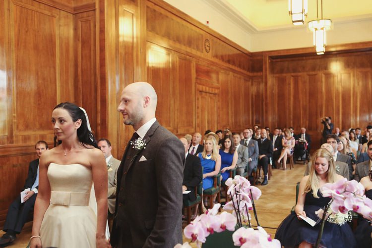 East London Party Pub Wedding http://www.haywoodjonesphotography.co.uk/