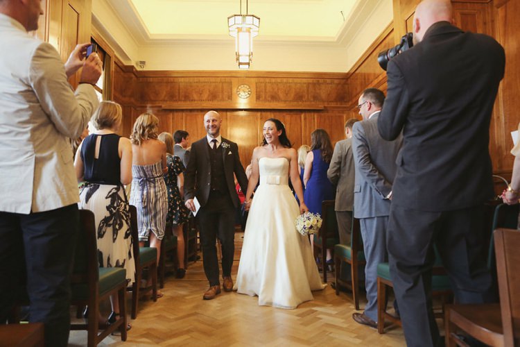East London Party Pub Wedding http://www.haywoodjonesphotography.co.uk/