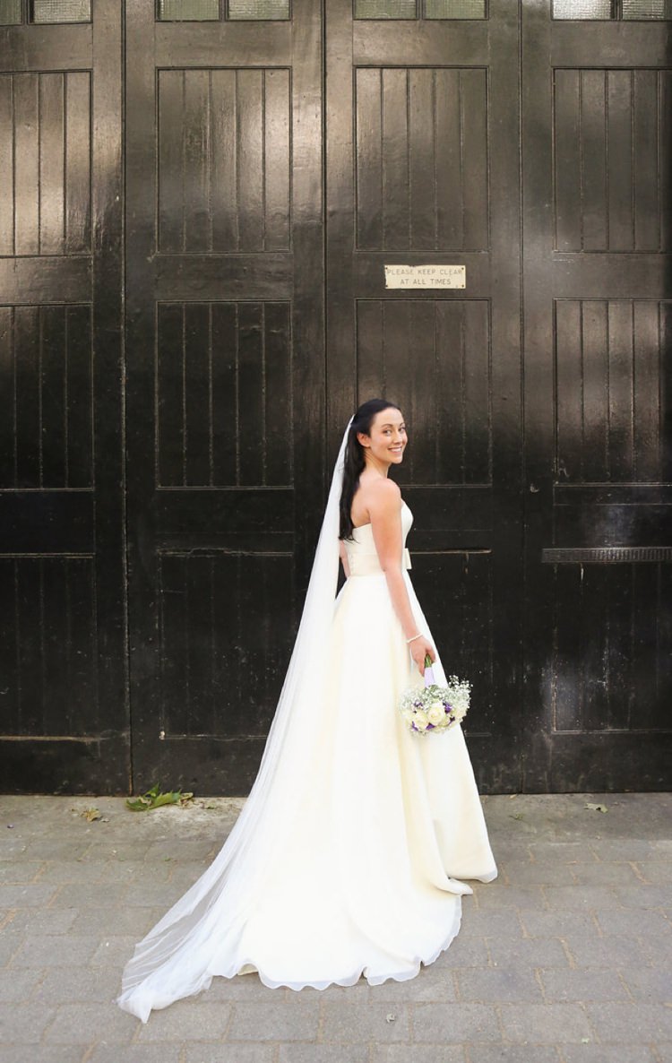 Marilyn by Augusta Jones Dress Gown Bride Bridal Veil East London Party Pub Wedding http://www.haywoodjonesphotography.co.uk/