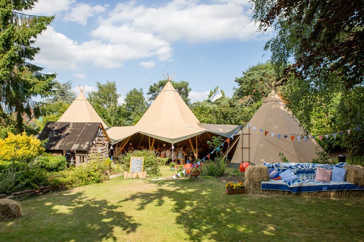 Orange Blue Festival Fete Tipi Wedding http://www.lynseygracephotography.com/