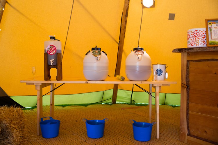 Orange Blue Festival Fete Tipi Wedding http://www.lynseygracephotography.com/