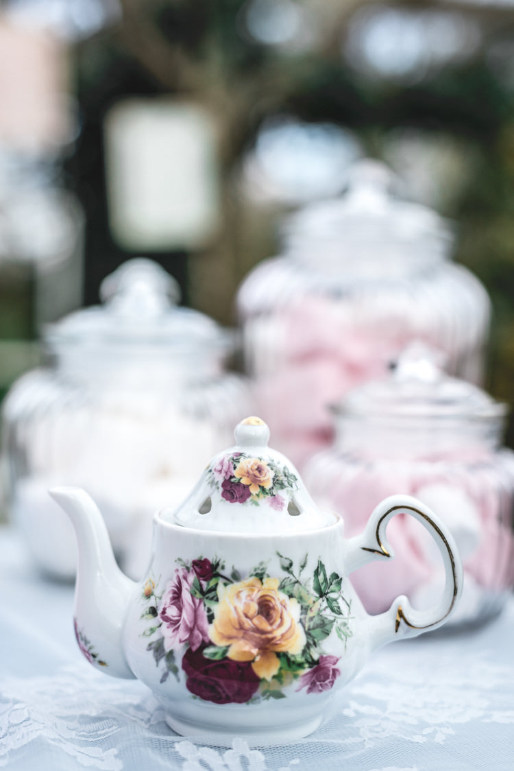 Fun 1950s Pastel Wedding Ideas http://www.bernipalumbo.com/