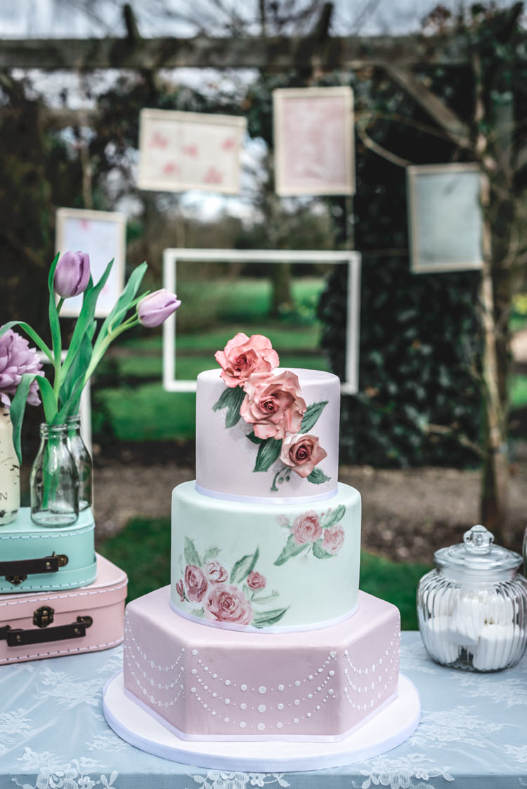 Painted Floral Cake Vintage Retro Fun 1950s Pastel Wedding Ideas http://www.bernipalumbo.com/