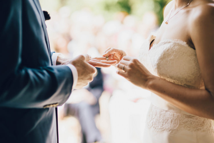 Summertime Pastel English Country Garden Wedding http://alipaul.com/