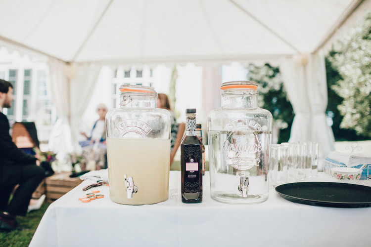 Summertime Pastel English Country Garden Wedding http://alipaul.com/