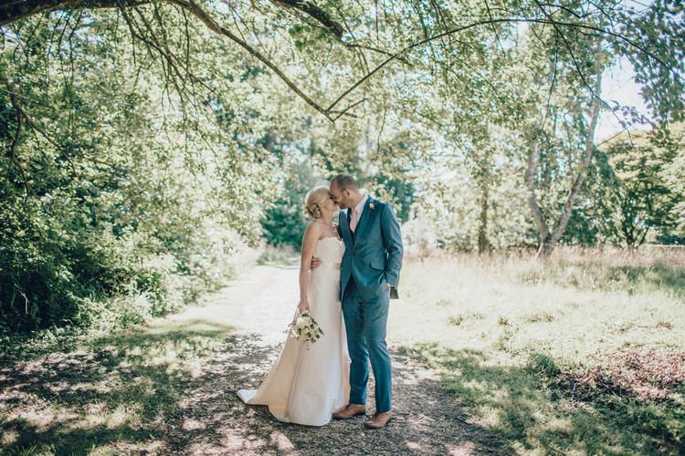 Summertime Pastel English Country Garden Wedding http://alipaul.com/