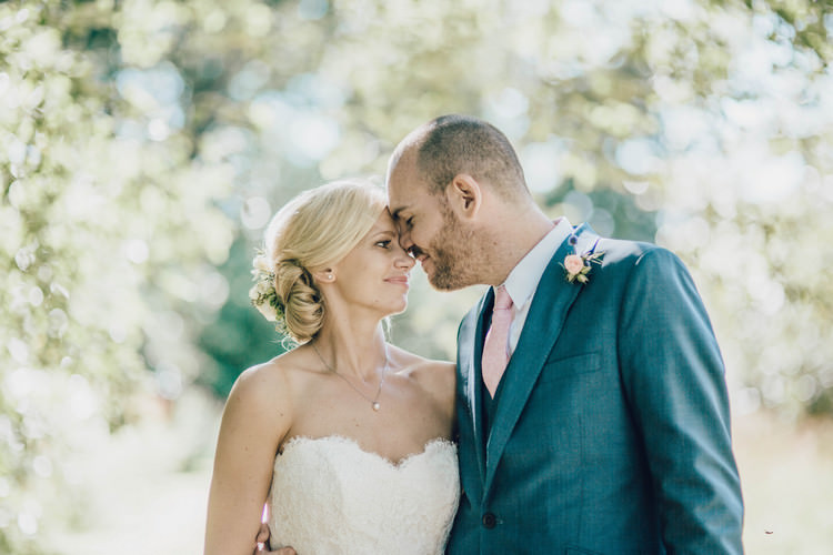 Summertime Pastel English Country Garden Wedding http://alipaul.com/