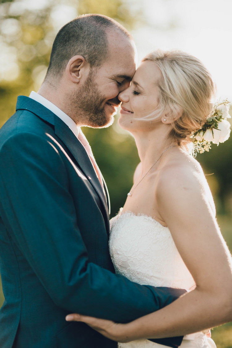 Summertime Pastel English Country Garden Wedding http://alipaul.com/