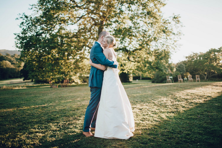 Summertime Pastel English Country Garden Wedding http://alipaul.com/
