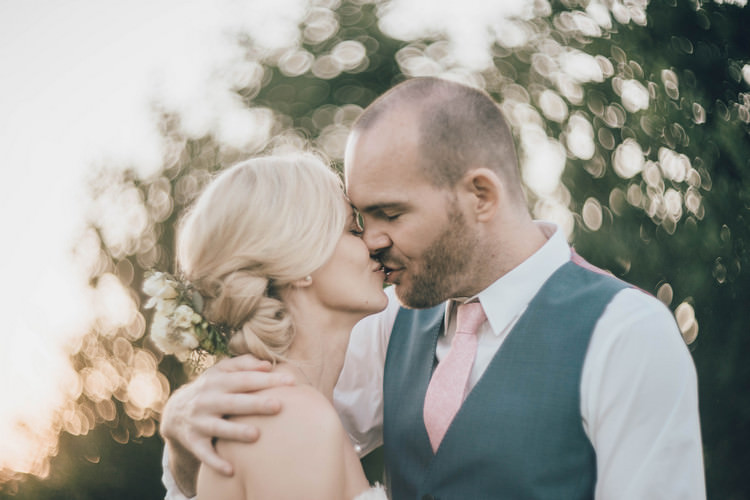 Summertime Pastel English Country Garden Wedding http://alipaul.com/