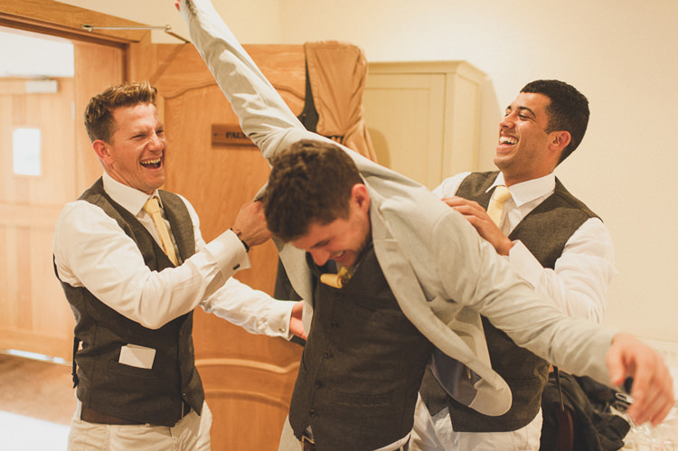 Pretty Summery Yellow Barn Wedding http://www.mattpenberthy.com/